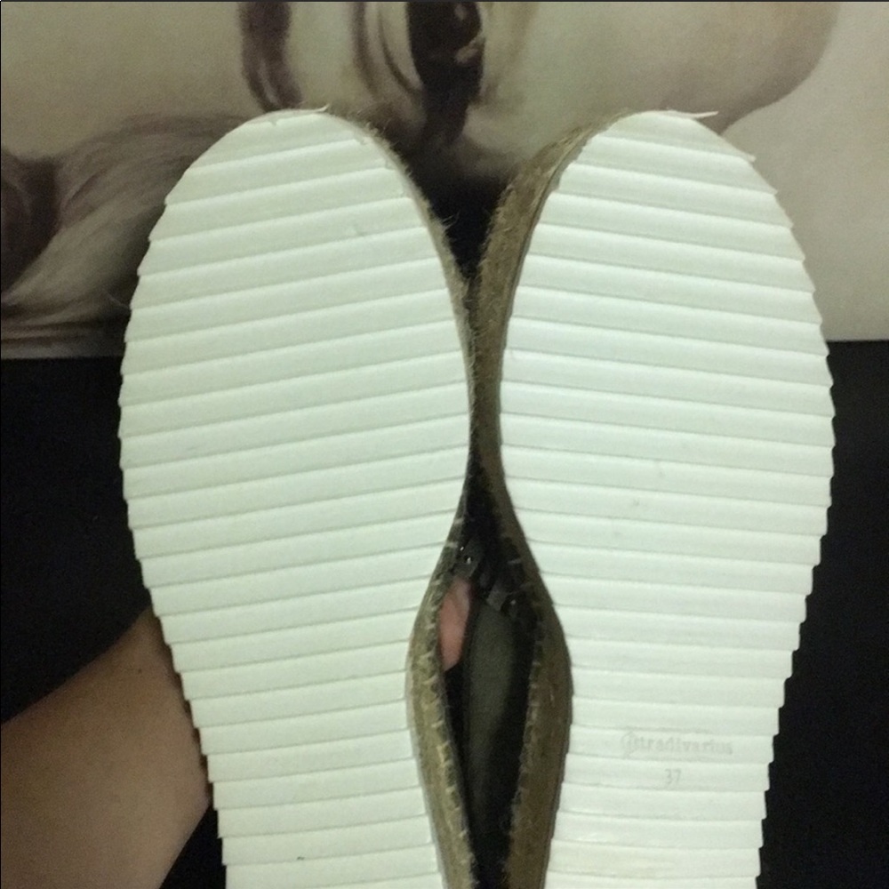never worn espadrilles - Picture 2 of 2